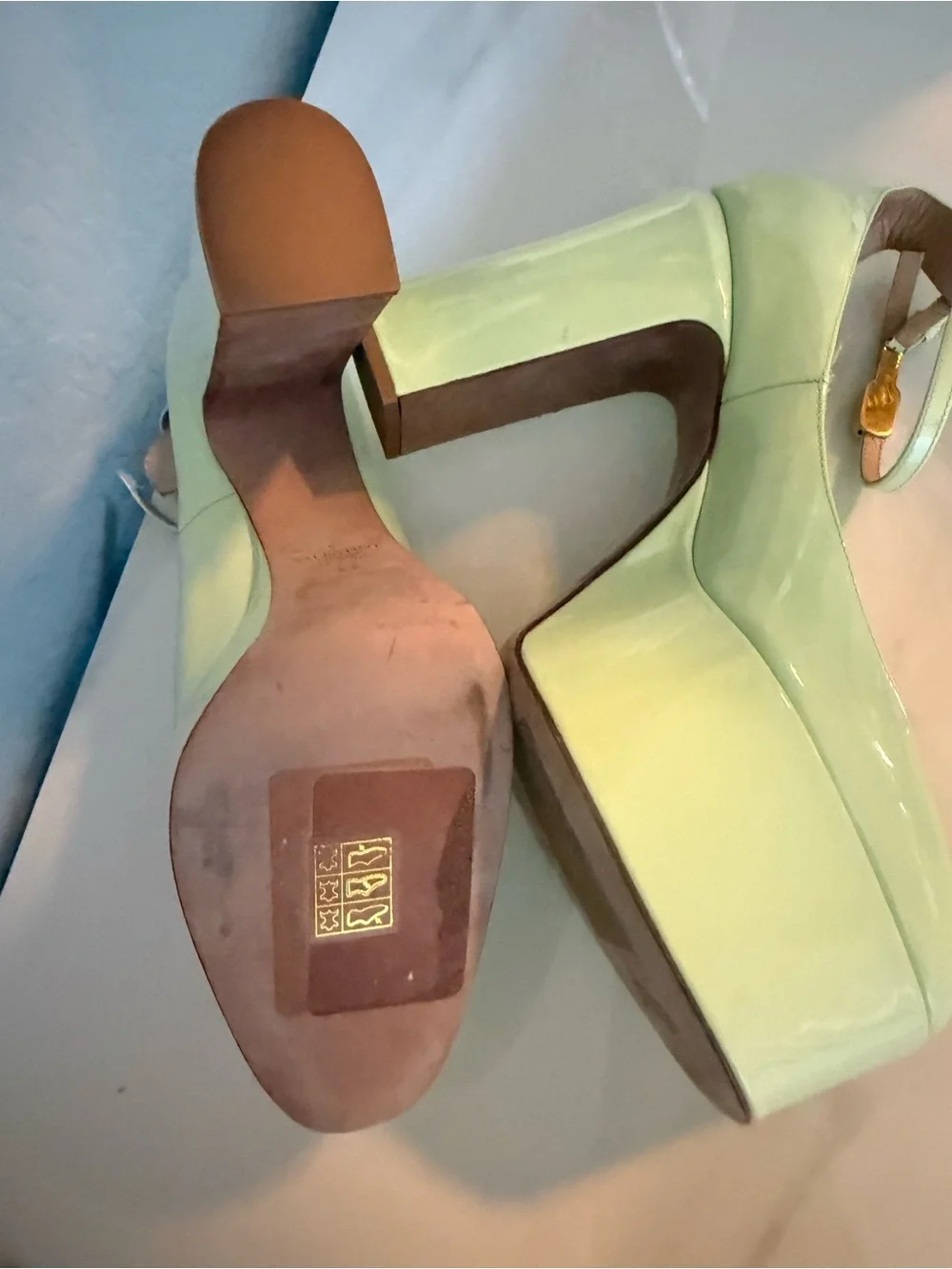 Valentino glossy mint